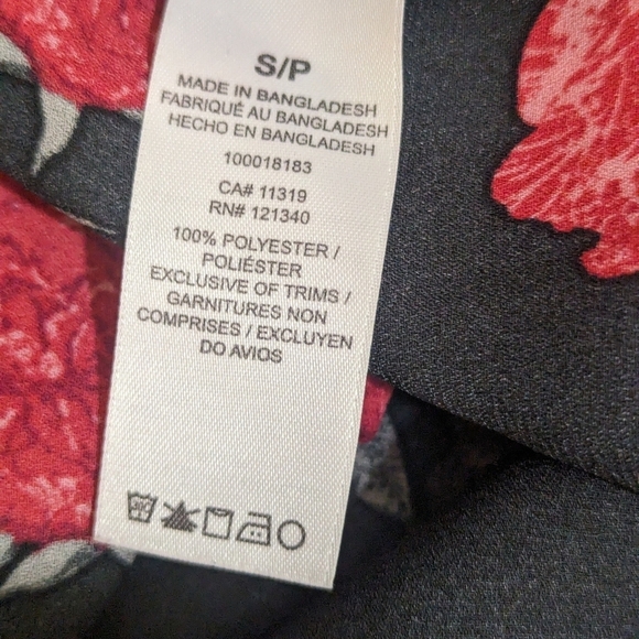 Sz small blouse 😁 - Picture 2 of 6